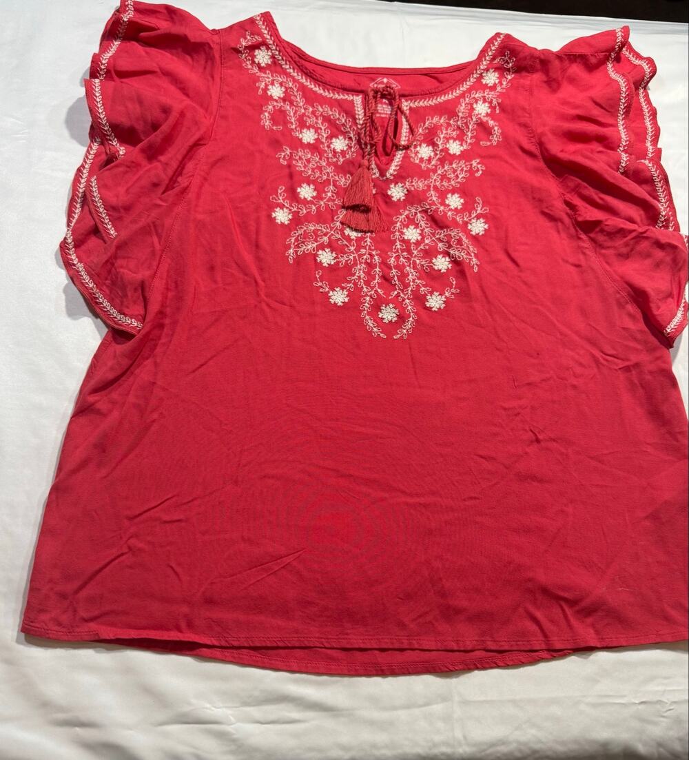 St John’s Bay Women’s Petite Large Sleeveless Tank Top Keyhole Neck Embroidered